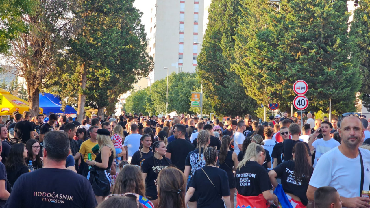 Thompsonovi obožavatelji ispunili Šubićevac 