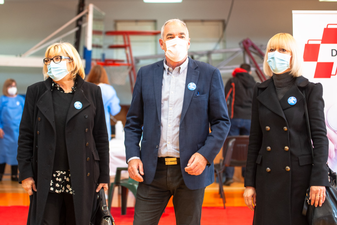 Na Baldekin po svoju dozu ide 480 ljudi: Bivša medicinska sestra Ana Paić prva je cijepljena protiv covida