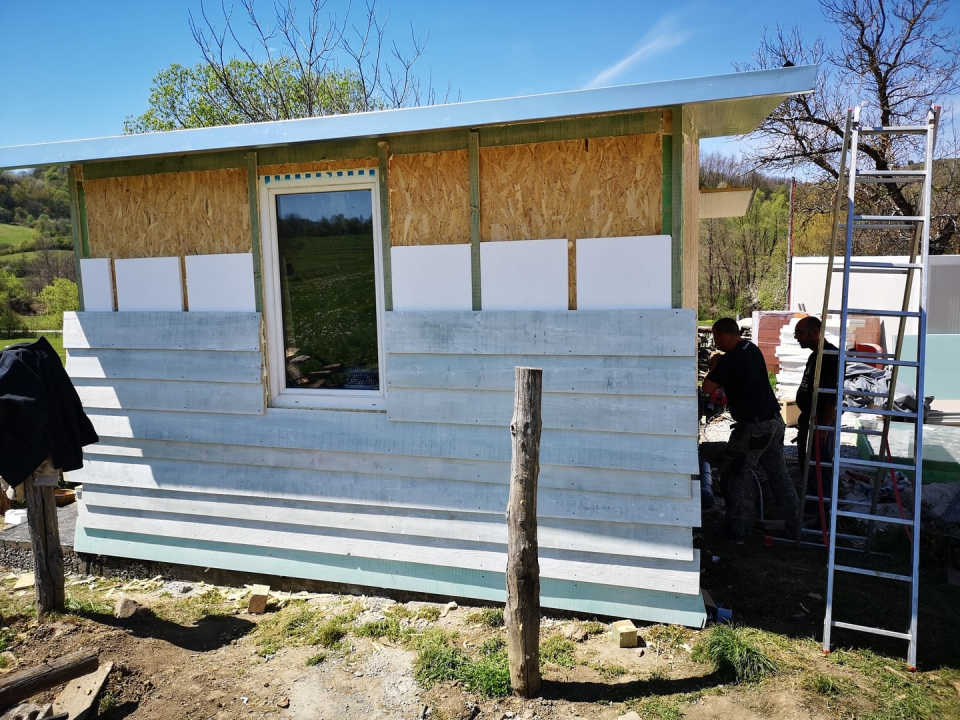 Radovi na kućici za obitelj iz Gline bliže se kraju, ali nedostaje još nešto novca: Evo kako pomoći