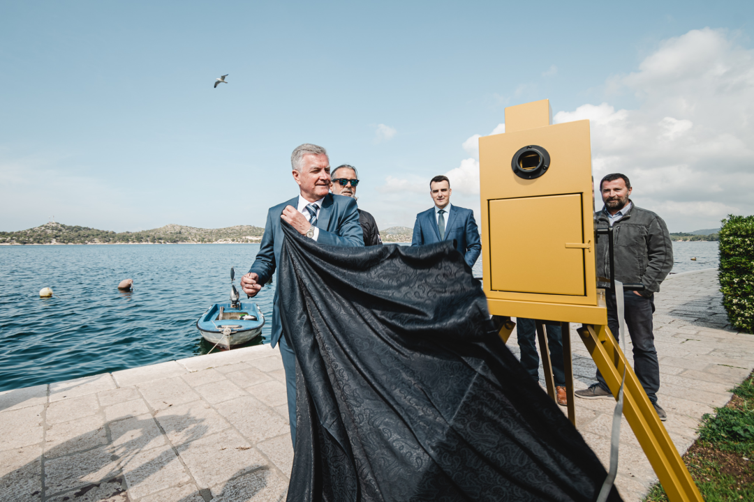 Postavljena replika kamere koja je prije 123 godine s rive snimila prve filmske kadrove ovog dijela Europe