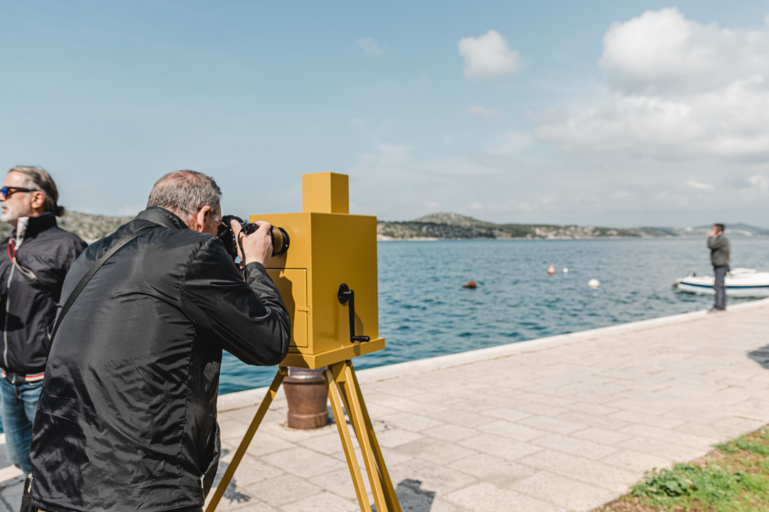 Postavljena replika kamere koja je prije 123 godine s rive snimila prve filmske kadrove ovog dijela Europe