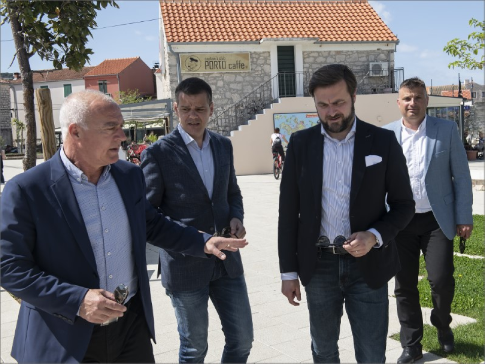 Ministar Ćorić u radnom posjetu Šibensko-kninskoj županiji: Obišao Bikarac i Murter