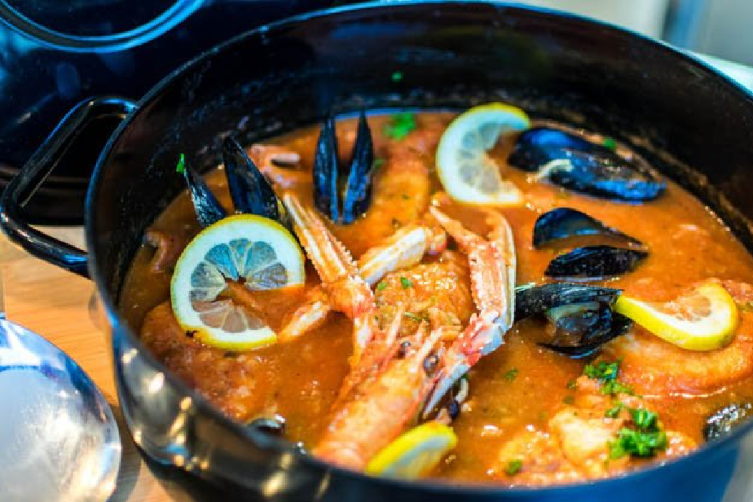 Priuštite si prekrasne trenutke na prozračnoj terasi Pomalo Bistro &amp; Bara u Žaboriću! 