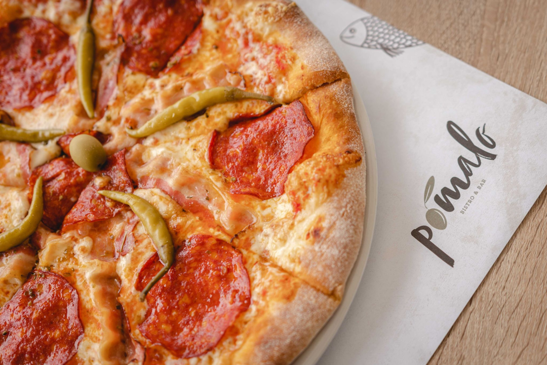 Priuštite si prekrasne trenutke na prozračnoj terasi Pomalo Bistro &amp; Bara u Žaboriću! 