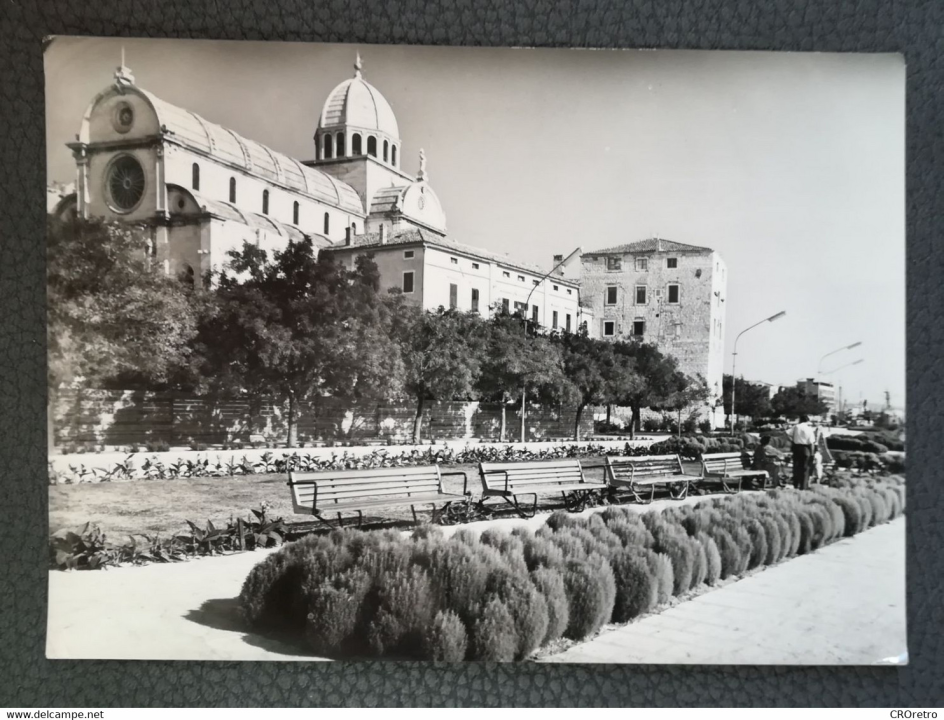 Šibenska ljepotica na starim razglednicama: Pogledajte kako je nekad izgledao okoliš katedrale, sve je bilo drukčije