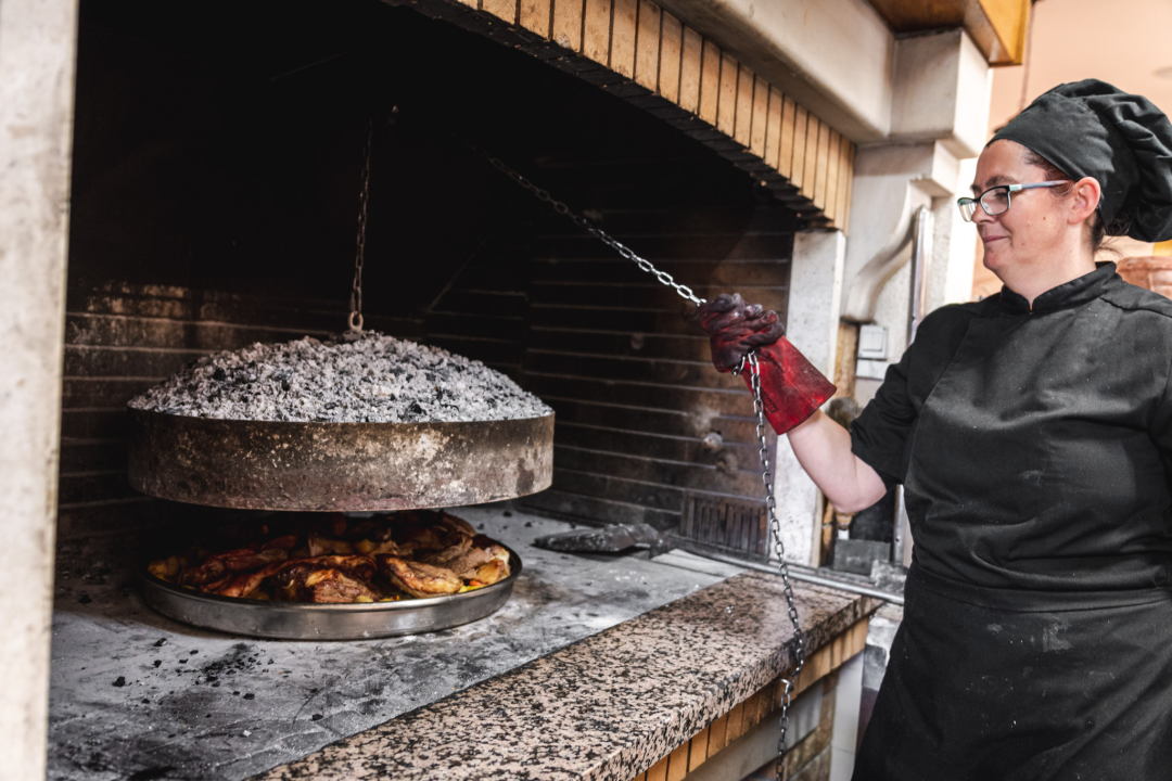 Uživajte u najboljim jelima s roštilja u Antinom guštu! 