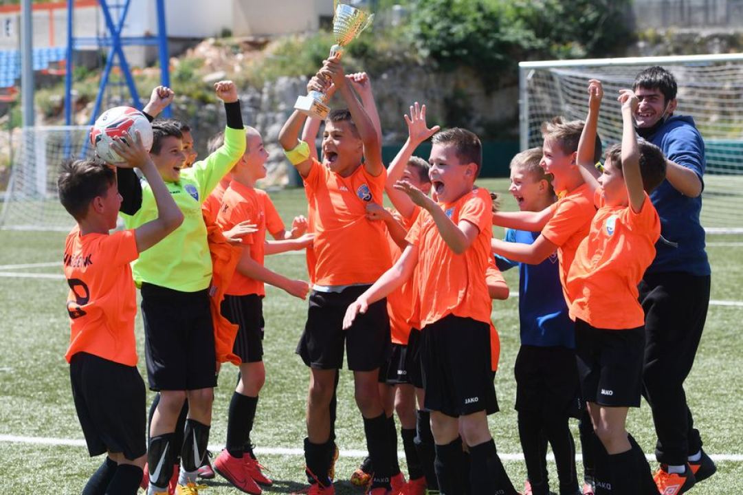 'Špigete' iz HNK Šibenik prvaci županije: 'Nadam se da će u pobjedničkom ritmu nastaviti i nakon ljeta'   