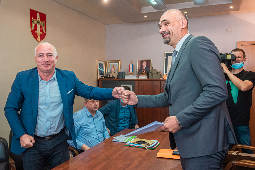 Goran Pauk predao vlast novom županu Marku Jeliću: 'S poslom krećemo odmah' 