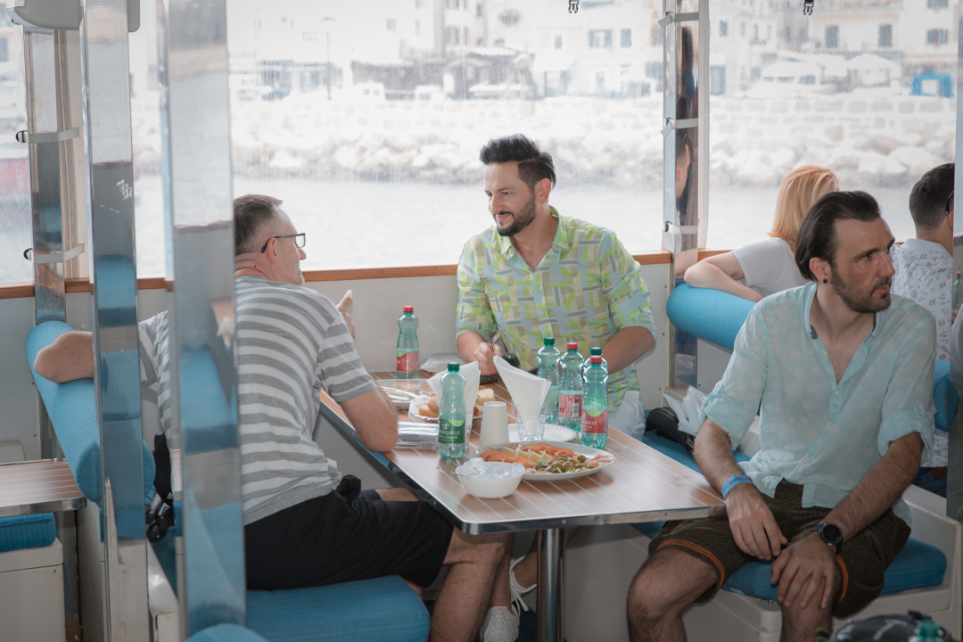 Neda Ukraden promovirala novi album na brodu od Vodica do Šibenika