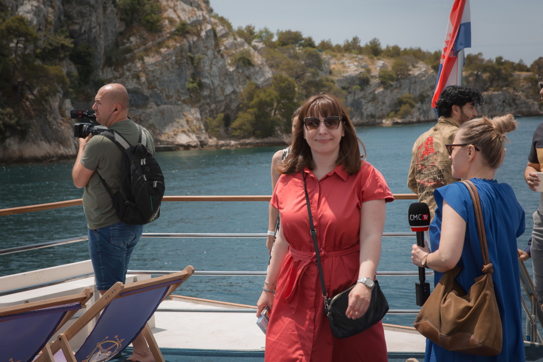 Neda Ukraden promovirala novi album na brodu od Vodica do Šibenika