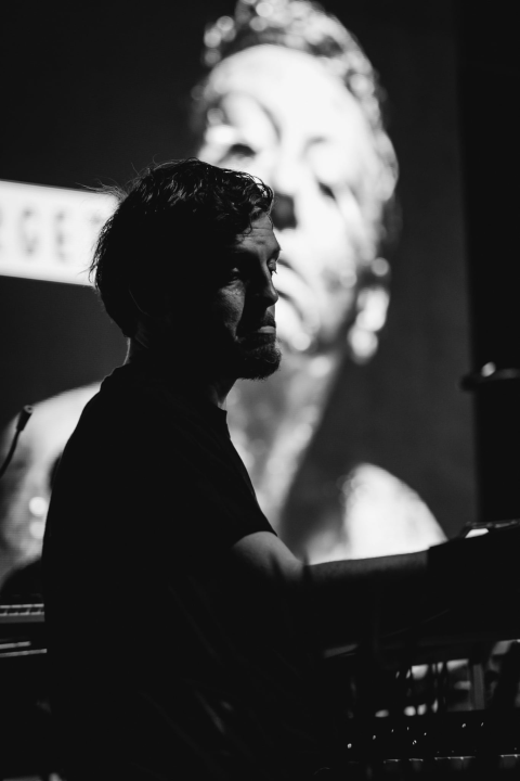 Pogledajte kako je bilo sinoć na koncertu Je Veux ispod katedrale	  