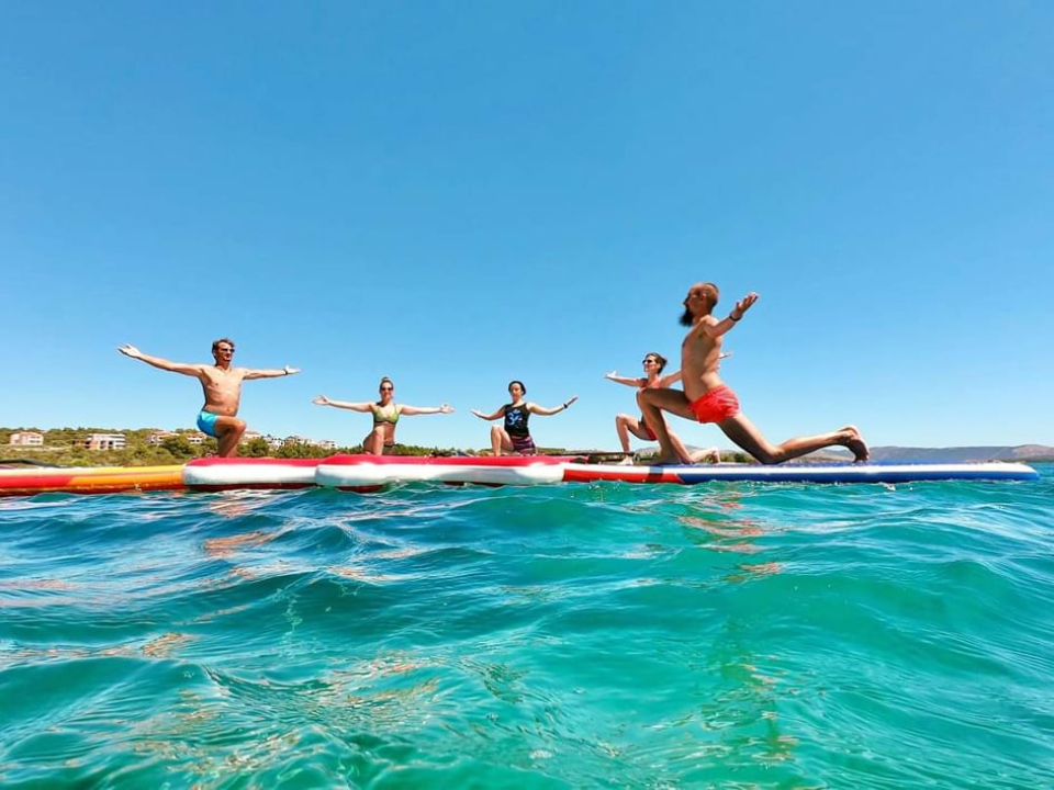 Ovo izgleda odlično! Ako želite isprobati jogu na moru, možete u nedjelju i to potpuno besplatno