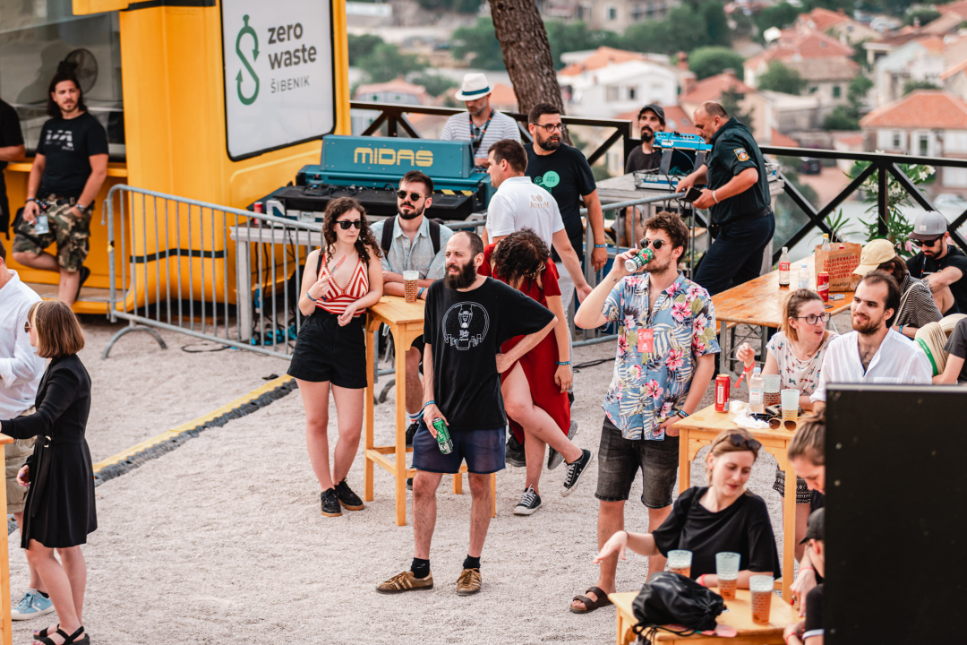 Rock 'n' Roll fešta na tvrđavi sv. Mihovila: Hrpa bendova, odlična glazba i raspoložena publika