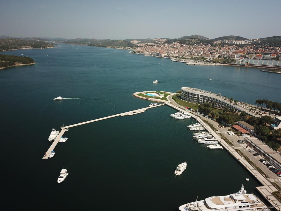 Splendid Yachting charter zapošljava čistače jahti!