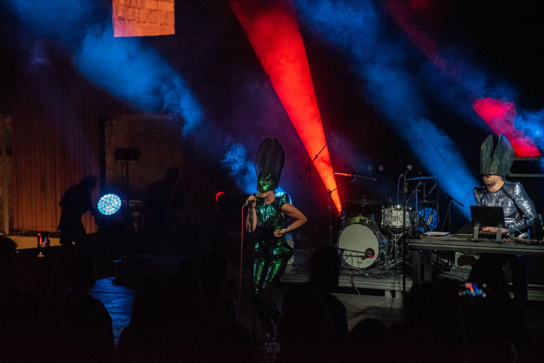 Ekipa na tvrđavi plesala je sinoć na Nipplepeople i Jonathan: Pogledajte atmosferu    