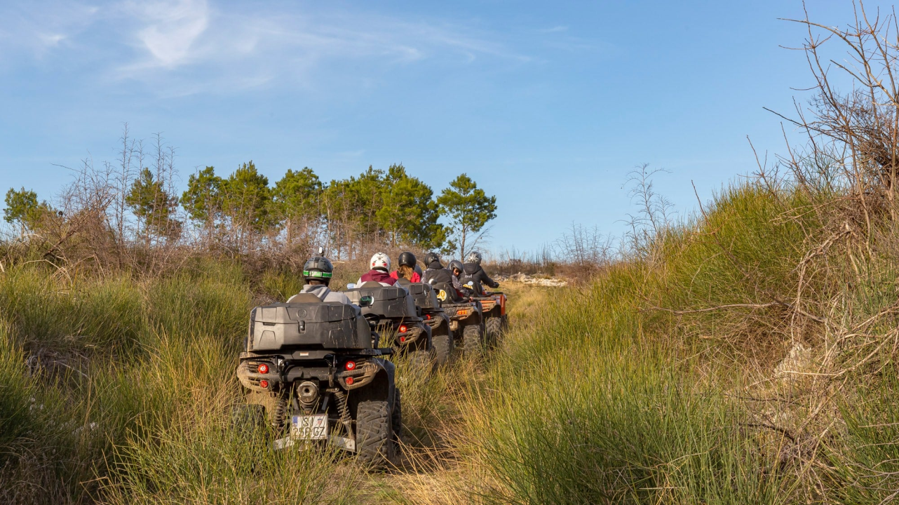 Put u svemir, na Divlji Zapad i vožnja kroz Jurski park čekaju vas u Fun Parku Biograd! 
