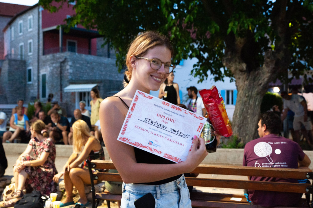 Valjanje i bacanje na Zlarinu: Astra Pfizerice slavile na ženskom turniru u balotama