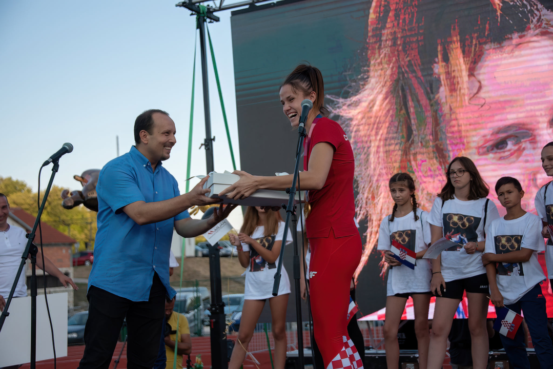 Zlatnu Mateu dočekali i u njenom Kninu: Ona je ponos Zvonimirovog grada i cijele Hrvatske