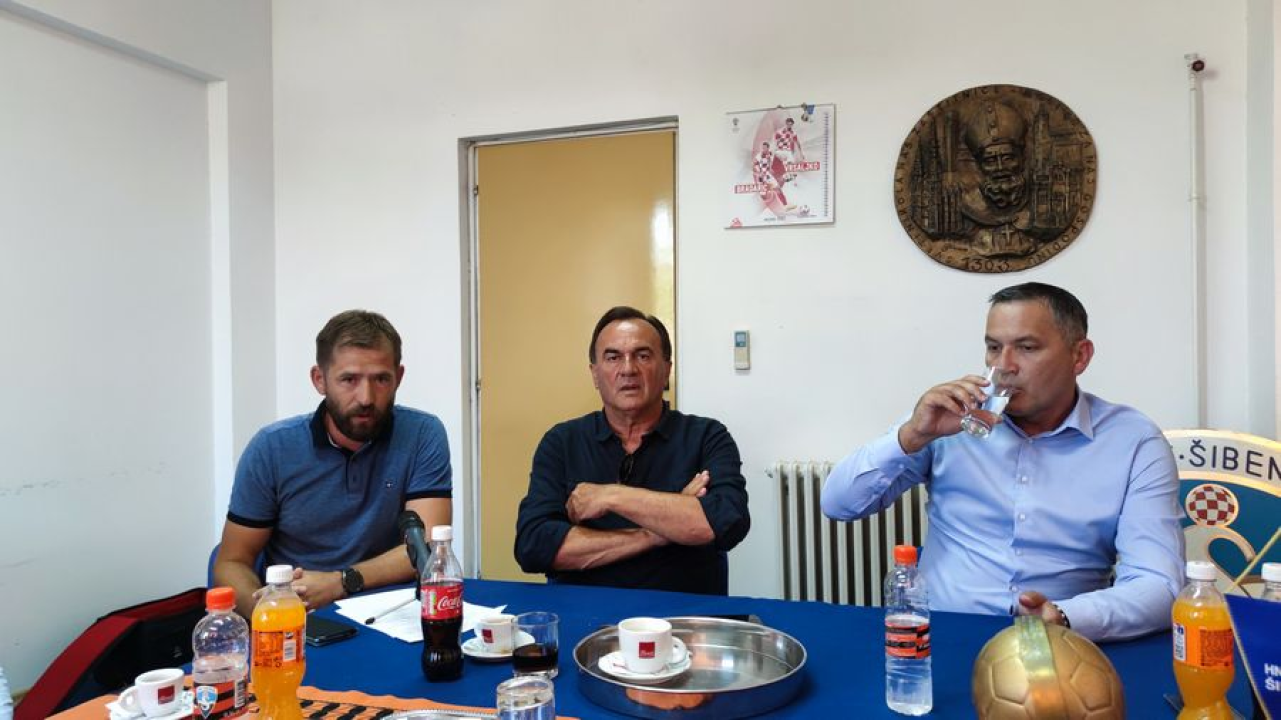 Hibridni travnjak na Šubićevcu spreman, Kustić: 'Definitivno velika stvar za Šibenik'