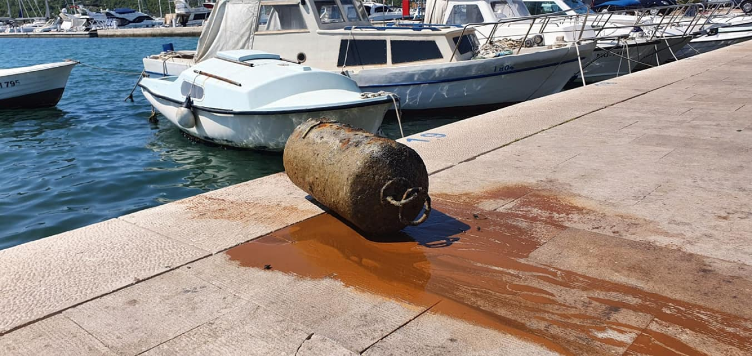 Volonteri izvadili hrpe smeća iz mora u Pirovcu: Morski konjic posebno je obradovao ronioce