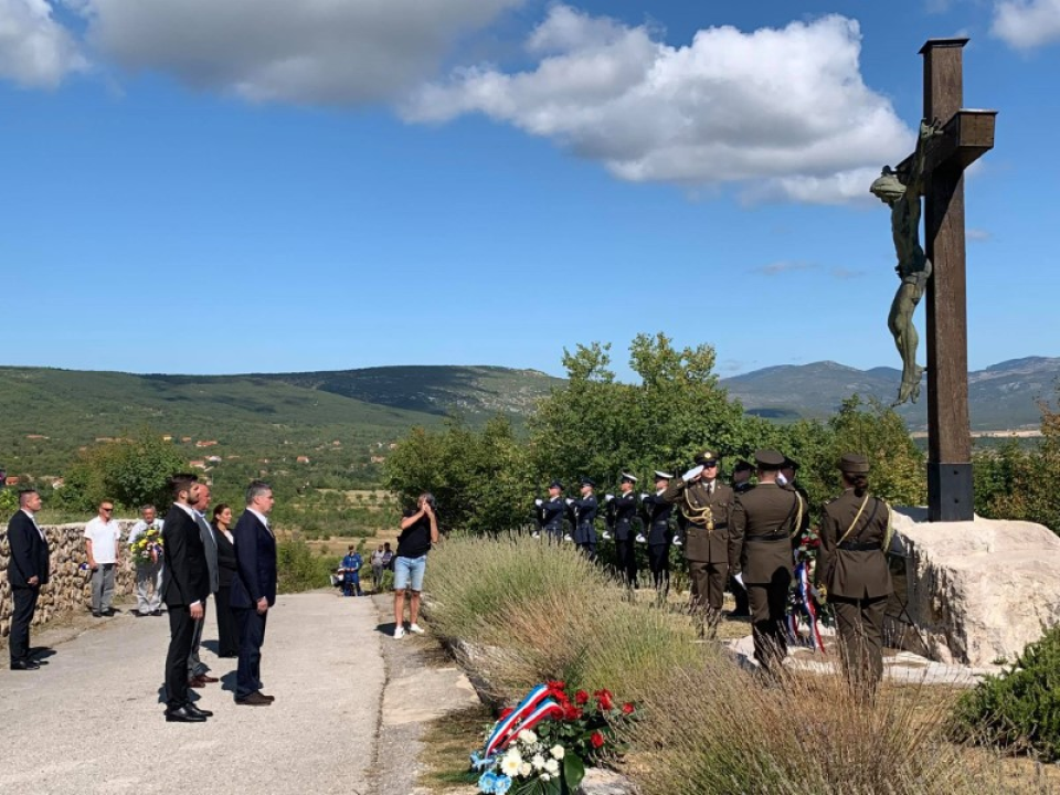 Održana komemoracija za žrtve Kijeva: Vijenac položio i župan Marko Jelić