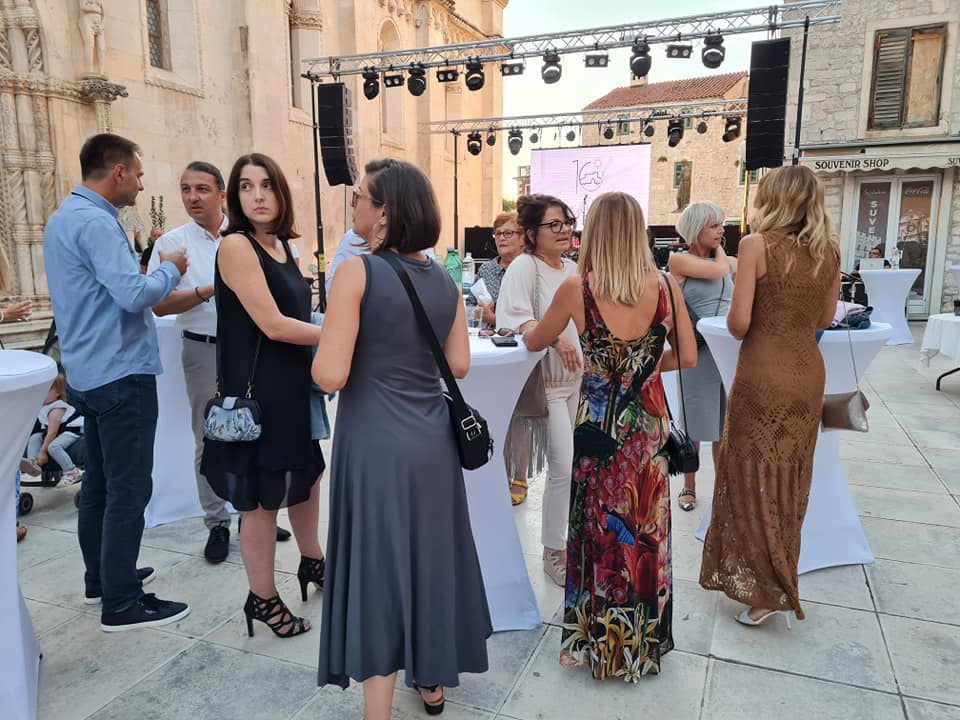 Fešta pred katedralom za deseti rođendan Društva Juraj Dalmatinac: 'Nećemo stati na ovom, jačat ćemo i rasti'