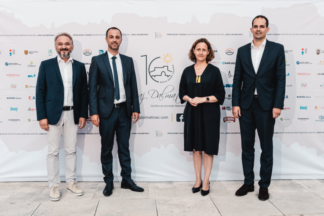 Proslava Društva Juraj Dalmatinac donijela dašak glamura: Birala se najbolja garderoba, poziralo se kao na modnoj pisti