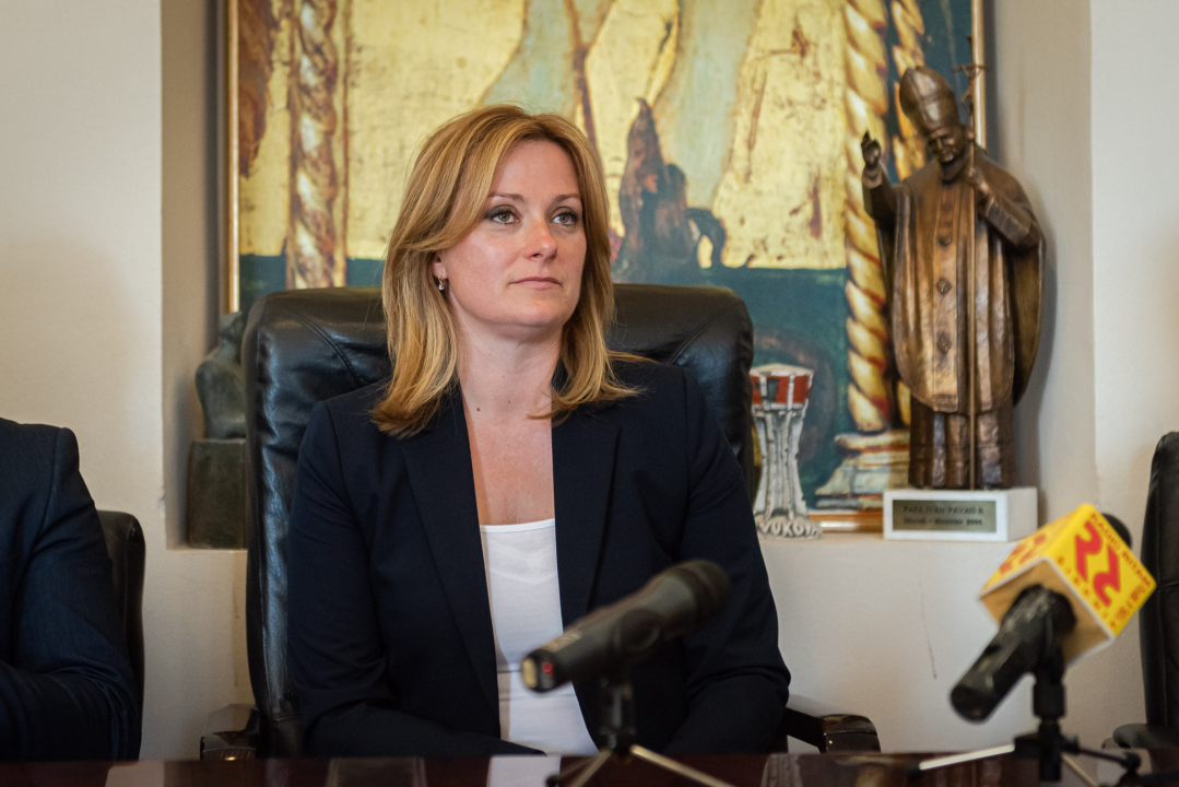 Burić državnoj tajnici predstavio projekte za mlade u Mandalini, ali nije rekao da uz njih dolazi i smrad kolektora!