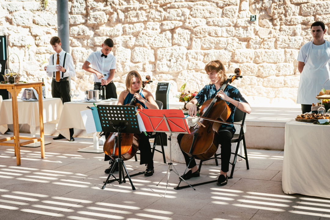 Oni su budućnost hrvatskog ugostiteljstva, učenici TUŠ-a na sv. Mihovilu pokazali kako sljubljuju sir i vino!