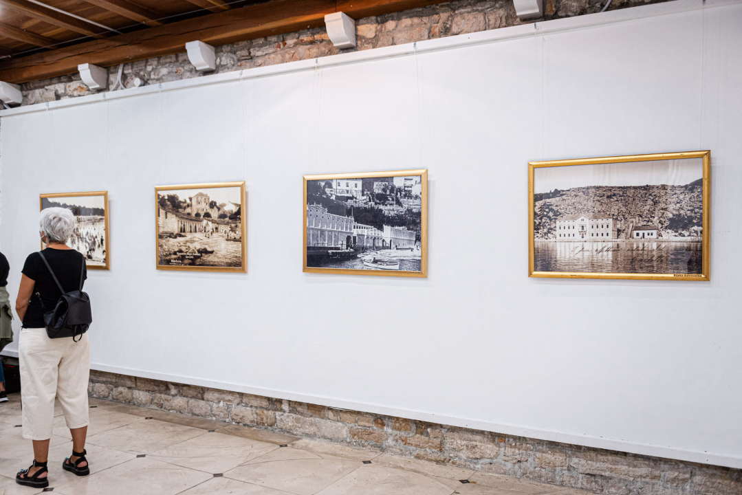  Žene i muškarci prije stotinjak godina morali su se kupati odvojeno, a svi su bili obučeni po posljednjoj čednoj modi