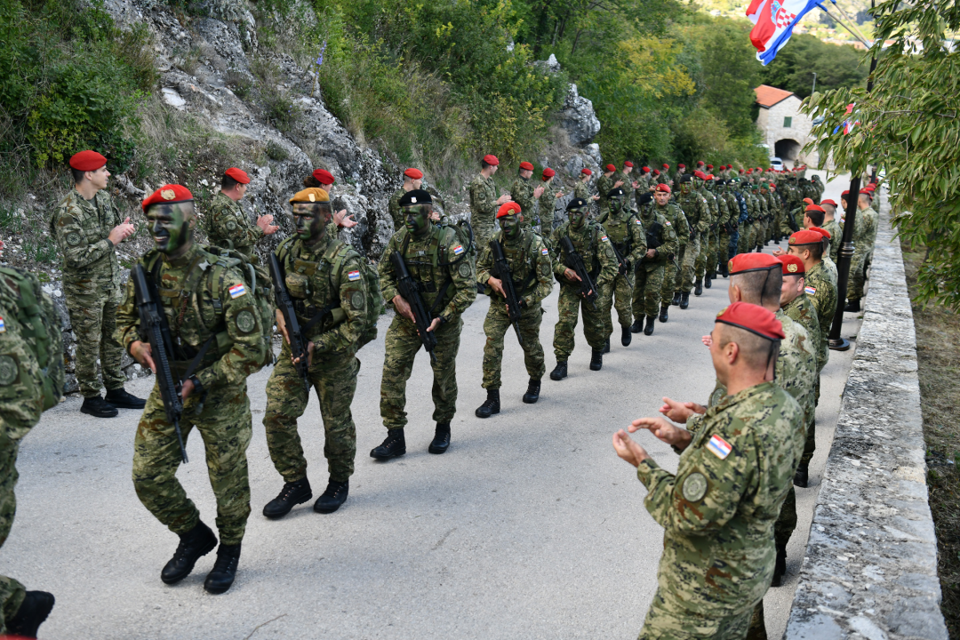 Polaznicima obuke za razvoj vođa uručene diplome: Dva dana su hodali od Udbine do Knina