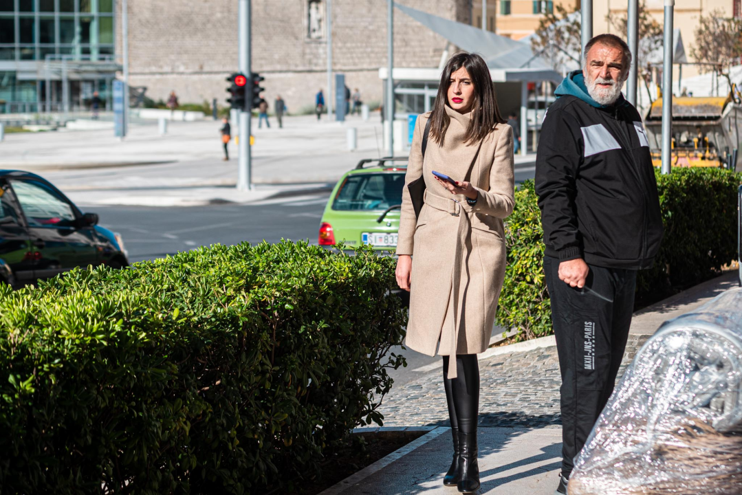 Modno osviještene sugrađanke pokazale koji se kaputi nose ove jeseni 