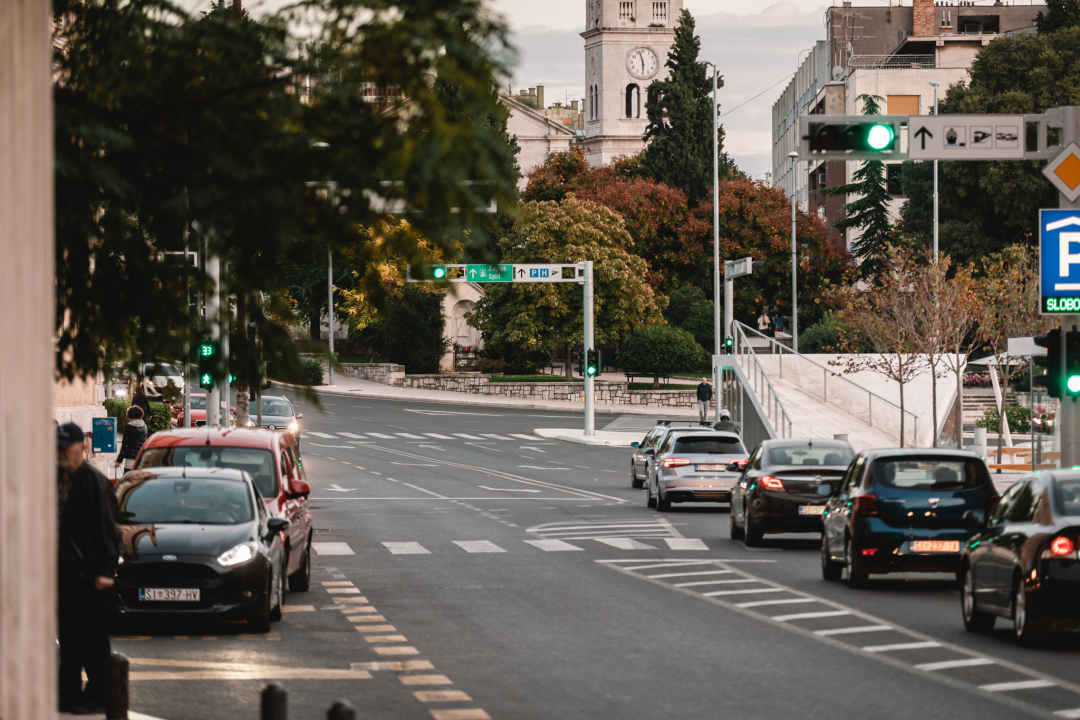 Jesenska idila u Šibeniku: Nema rijeke turista, ali grad je daleko od pustoši!