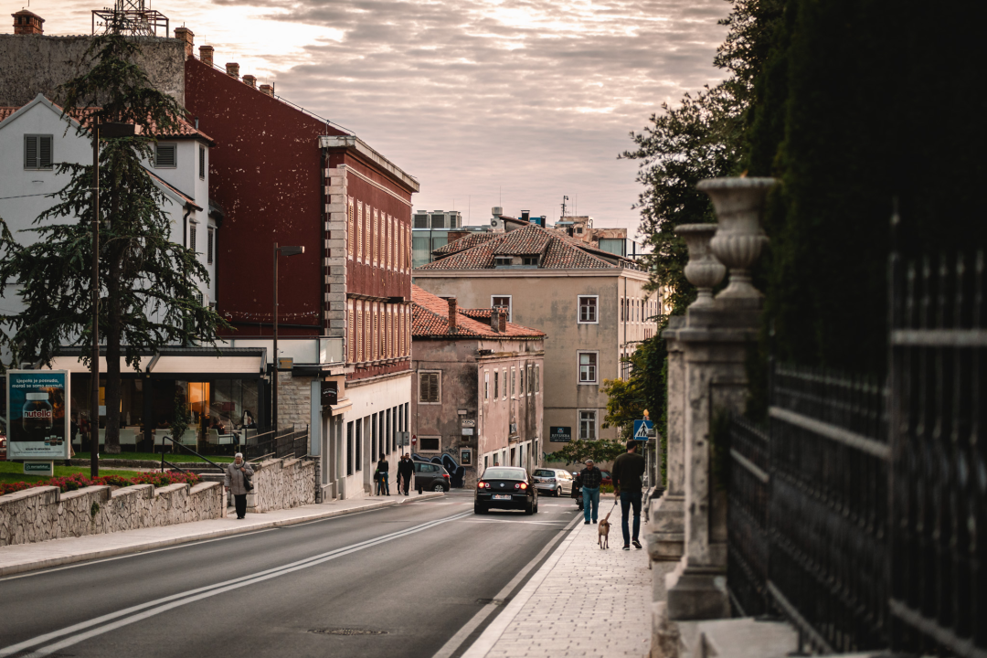 Jesenska idila u Šibeniku: Nema rijeke turista, ali grad je daleko od pustoši!