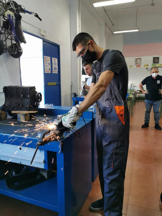 'Koraci u budućnost': Učenici Prometno-tehničke u Sevilli sastavili e-buggy vozilo