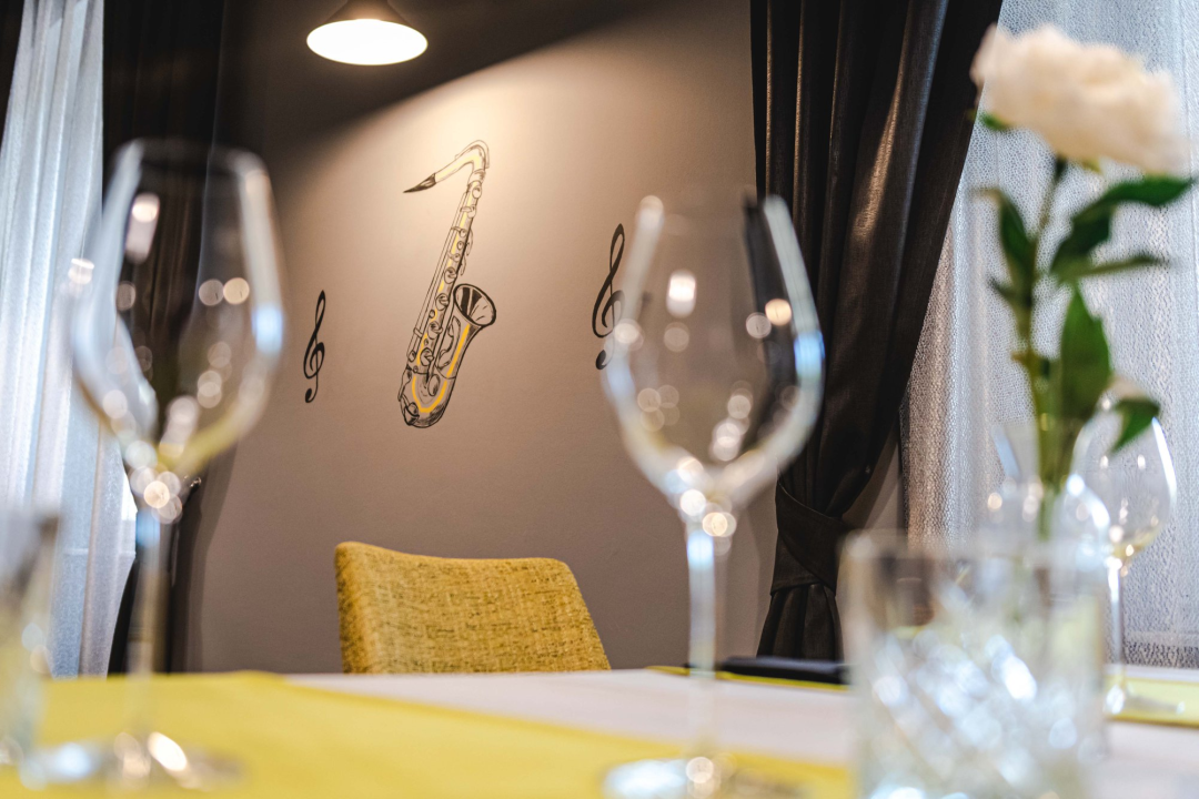 Advent u Arije uz glazbu uživo svakog vikenda donosi odličnu ponudu blagdanskih jela!   