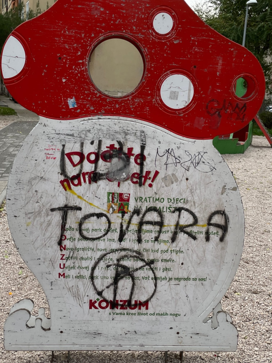 Hoće li kamere na javnim površinama napokon riješiti problem ovakvih prizora u Šibeniku? 