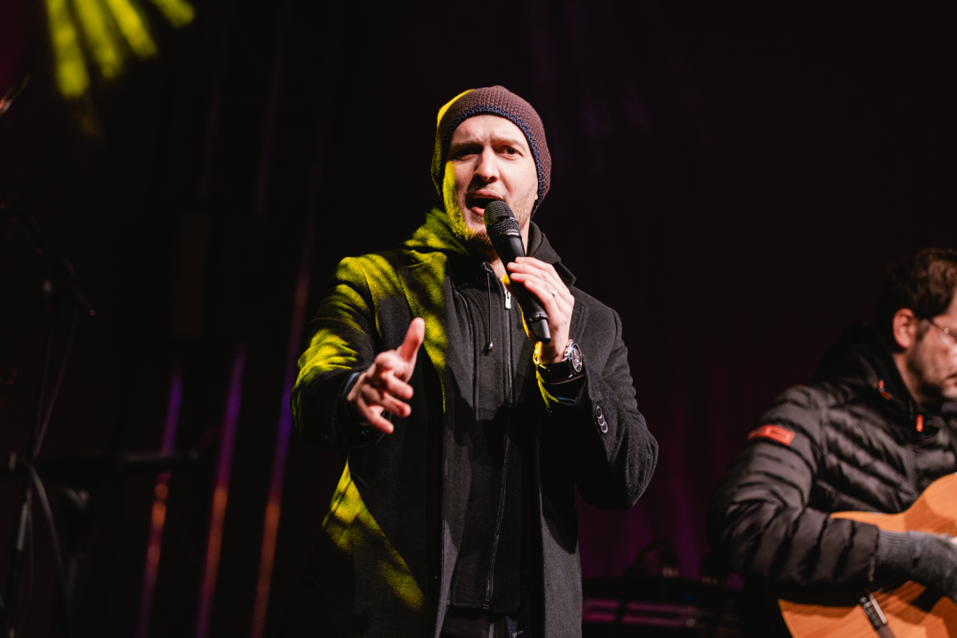 Kralj prvih plesova svojim baladama ugrijao srca Adventurista u Parkiću