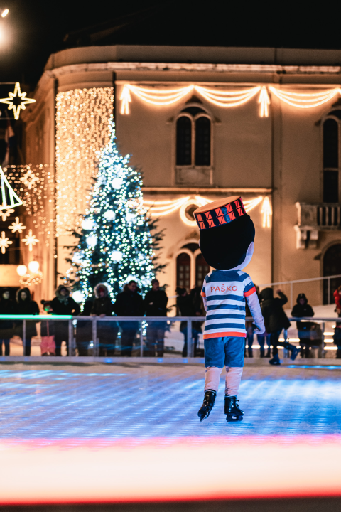 Bajkovito disco klizalište zvijezda na vrhu šibenske Adventure!