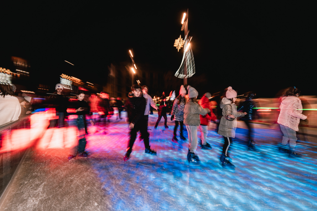 Bajkovito disco klizalište zvijezda na vrhu šibenske Adventure!