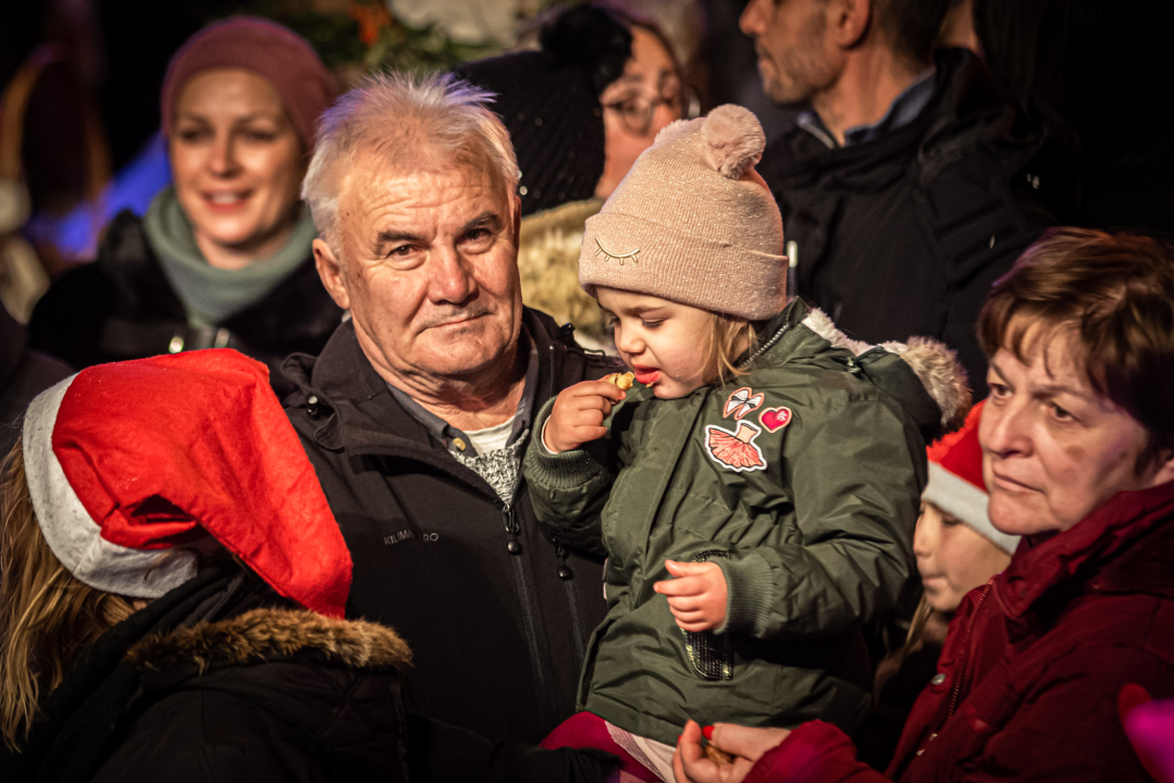 'Grandece od cukra', predvođene popularnom Duki, ispekle najbolje fritule na Frituladi u đardinu 