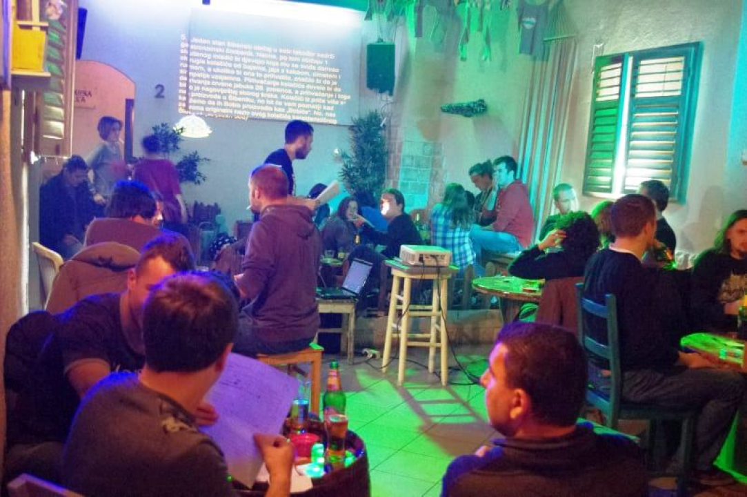 Prije osam godina u Azimutu je počela pub kviz histerija: Čast da obilježi tu obljetnicu pripala je koautoru prvog kviza ikad  