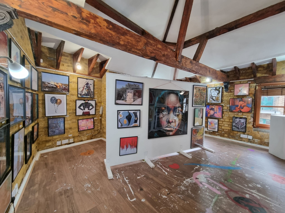 Branka Grubić s izložbe u Londonu: 'Meni je Božić ove godine definitivno uranio'