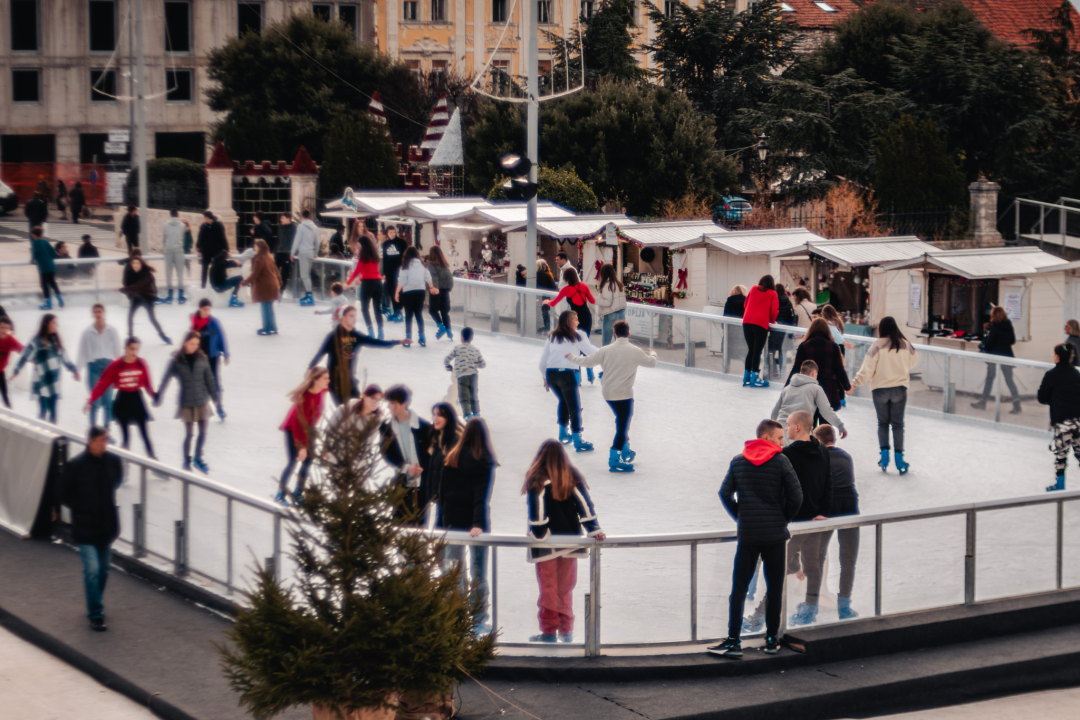 Vitićevo klizalište postalo omiljena jutarnja zabava šibenskih učenika