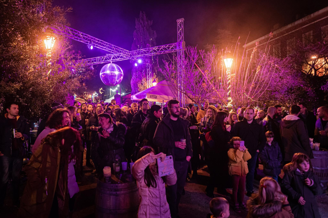 Teke Yeke okupili su se iz dosade, ali u đardinu su bili poprilično zabavni