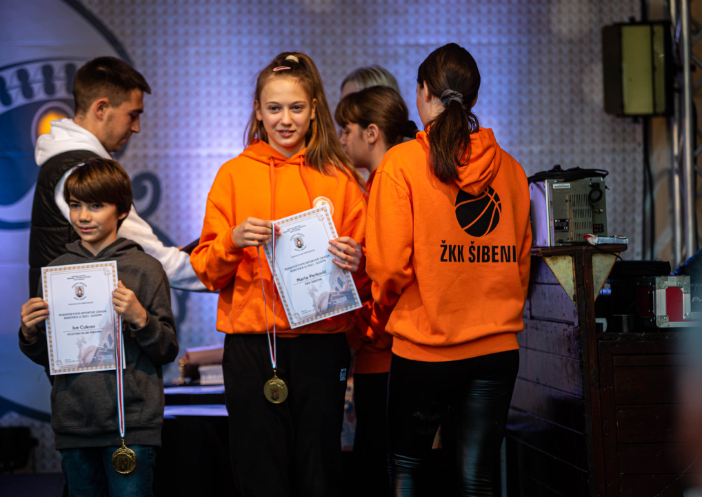 Vaterpolisti Solarisa i košarkašice Šibenika u ekipnoj, a Toni Slavica i Nives Radić u pojedinačnoj konkurenciji 