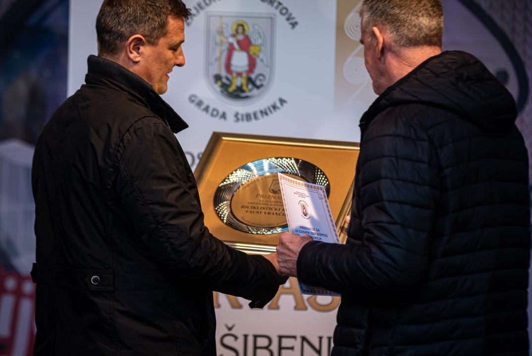 Vaterpolisti Solarisa i košarkašice Šibenika u ekipnoj, a Toni Slavica i Nives Radić u pojedinačnoj konkurenciji 