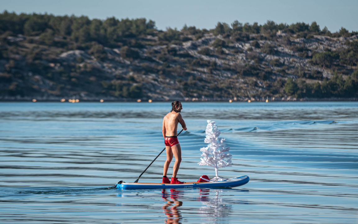 Odvažnih 12 okupalo se na Banju u podne na samu Novu godinu: 'Ovo nije hladna voda'