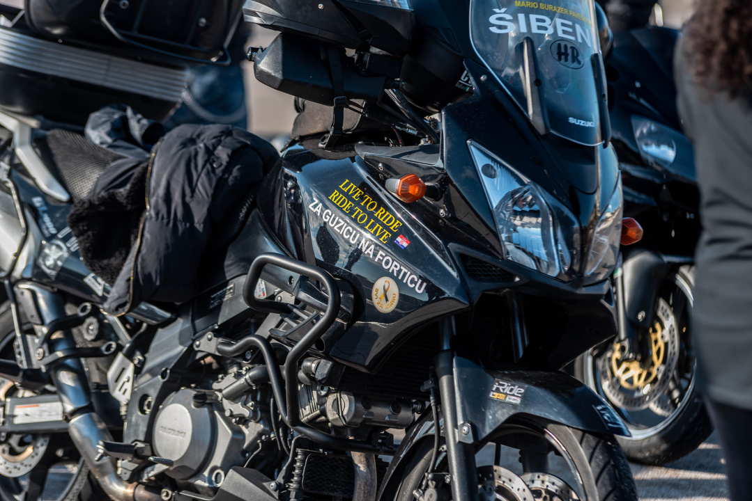 Bajkeri iz cijele države okupili se na gatu Vrulje kako bi se oprostili od Mira Vučenovića