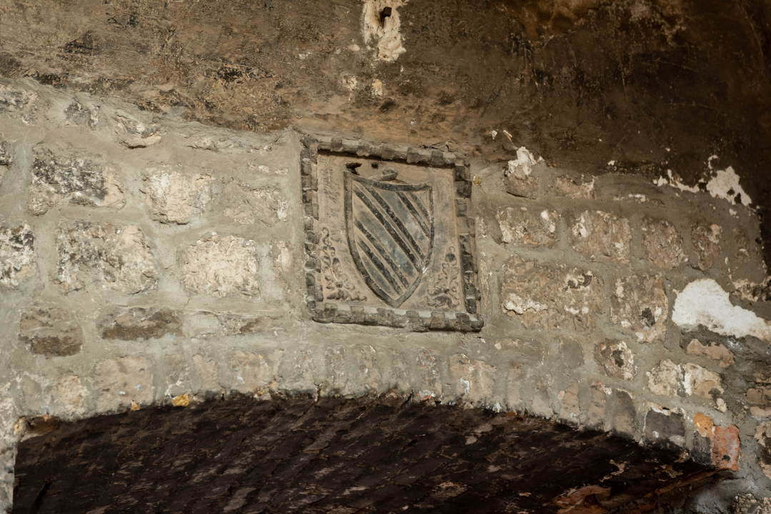 Počinje obnova najstarije šibenske ulice: Uskoro uređenje svodova srednjovjekovne kule kod bunara, starih grbova, kamena i freski 